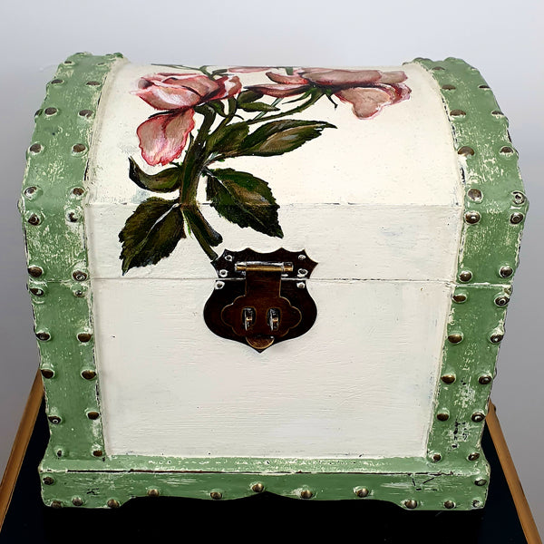 Chest with Roses